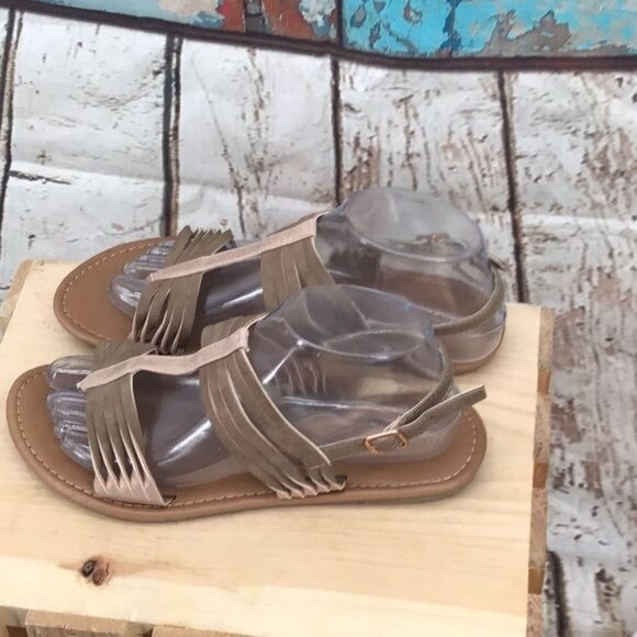 Maurices Womans 8 Brown Gold Twisted Strappy Sling Back Thong Faux Leather Sanda - Picture 4 of 8